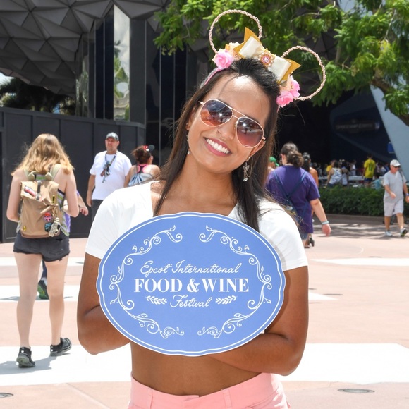 Meet your Posher, Alexus - Picture 3 of 4